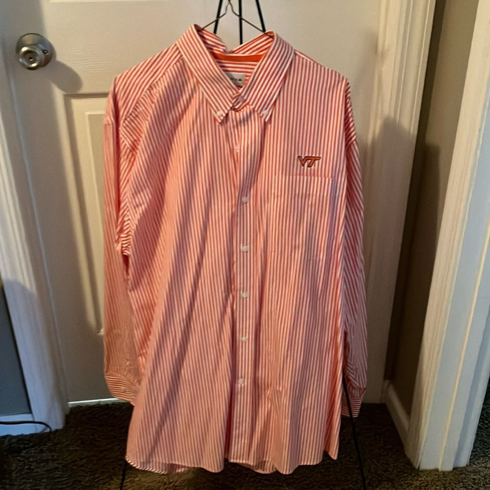 Mens XL Cutter&Buck shirt with VT logo